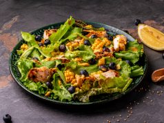 Kurios salotos tinka su mėsa, o kurios su žuvimi?