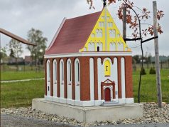 Sustabdyta akimirka: Jonavos Skarulių Šv. Onos bažnyčios maketas Ukmergės miniatūrų parke