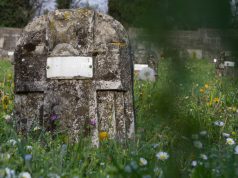 Neprižiūrimos kapavietės: kaip galima tapti oficialiais jų prižiūrėtojais ir kada leidžiama jose laidoti palaikus