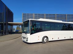 UAB „Ukmergės autobusų parkas“ įsigijo 2021 metų IVECO CROSSWAY CNG autobusą