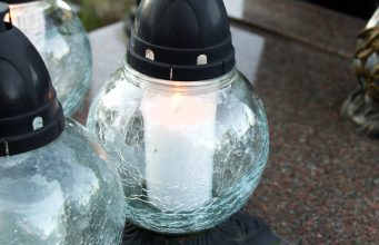 Vėlinių laikotarpis: aplinkosaugininkai pataria, kaip pagerbti artimuosius tausojant aplinką