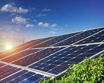 solar-panels-on-roof-0410-5697192