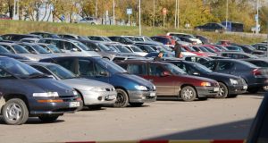 Vairuotojų budrumo testas: kokias schemas naudoja keliuose siaučiantys sukčiai taršos