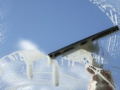 Kaip teisingai išvalyti stiklines vitrinas?