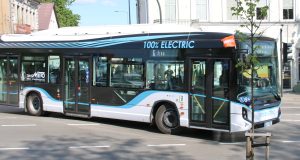 Susisiekimo ministerija Lietuvos autobusų parkus kviečia atnaujinti elektriniais ir vandeniliniais autobusais: skiriamas 66 mln. Eur finansavimas