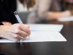 Tradicija atgimsta: Nacionalinis diktantas kviečia nebijoti suklysti