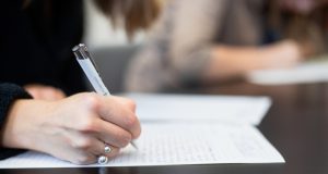 Tradicija atgimsta: Nacionalinis diktantas kviečia nebijoti suklysti