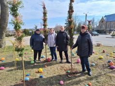 Bendruomenės papuošė miestelius Velykinėmis kompozicijomis