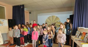 Siesikų pradinukai paminėjo Vaikiškos knygos dieną