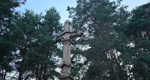 Sustabdyta akimirka: Kryžius parke
