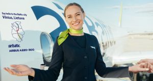 „airBaltic“ orlaivius papuoš ir Ukmergės vardas
