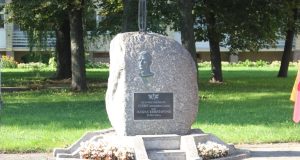 Teismas panaikino sprendimą pašalinti J. Krikštaponio paminklą Ukmergėje