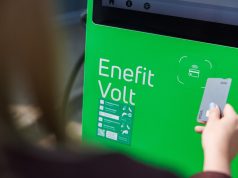 Daugiau nei 100 „Enefit“ elektromobilių įkrovimo stotelių nuo šiol galima atsiskaityti ir banko kortelėmis