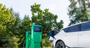 50 proc. mažesnė kaina už įkrovimą: skelbia akciją elektromobilių vairuotojams