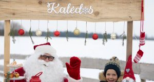 Tuomų ūkis kviečia darželinukų grupes į magišką susitikimą su Kalėdų Seneliu
