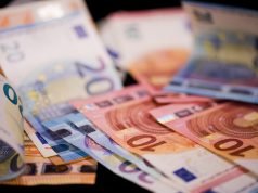 Sukčiai pinigus išviliojo melagingai skelbdami apie greitą uždarbį, fiktyvius fondus