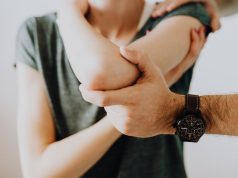 Pacientams bus kompensuojami kraujotaką gerinantys kompresiniai drabužiai