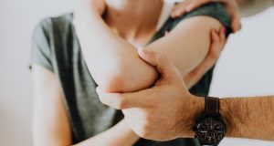 Pacientams bus kompensuojami kraujotaką gerinantys kompresiniai drabužiai