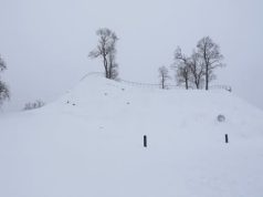 Ukmergės piliakalnis nesaugus – draudžiama čiuožinėti ir laipioti