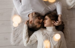 Ką lietuviai iš tikrųjų dovanoja per Valentino dieną: gėlės traukiasi, o kas užima jų vietą?