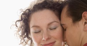 Ką lietuviai iš tikrųjų dovanoja per Valentino dieną: gėlės traukiasi, o kas užima jų vietą?