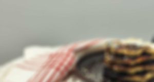 Užgavėnėms – netikėti blynai su obuolių sultimis