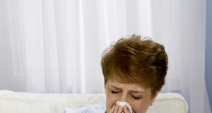 Siūloma supaprastinti pirmųjų ligos dienų pateisinimo tvarką, kad nebereikėtų kreiptis į gydytoją