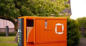„Omniva“ pradeda naujos kartos paštomatų plėtrą mažesniuose miesteliuose