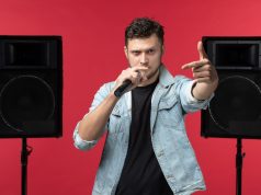 Kaip prijungti mikrofoną prie kolonėlės?