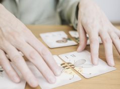 Ukmergiškės iniciatyva: vaikų piešiniai virs lavinamųjų kortelių iliustracijomis