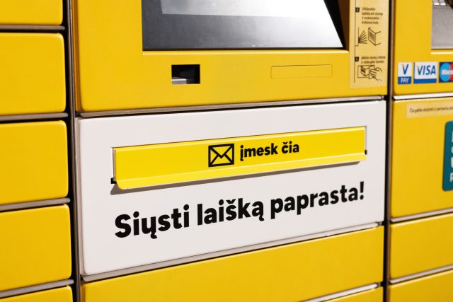 Paštomatas su laiškų dėžute